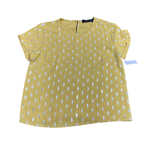 Top Short Sleeve By House Of Harlow In Yellow, Size: Xs